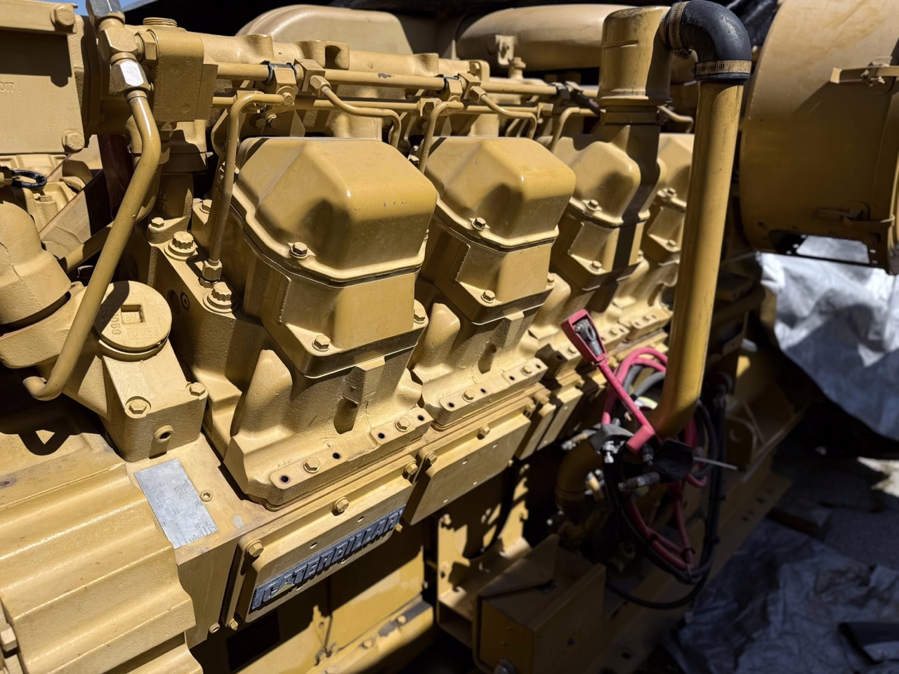 725 kW CAT Open Skid Diesel Generators