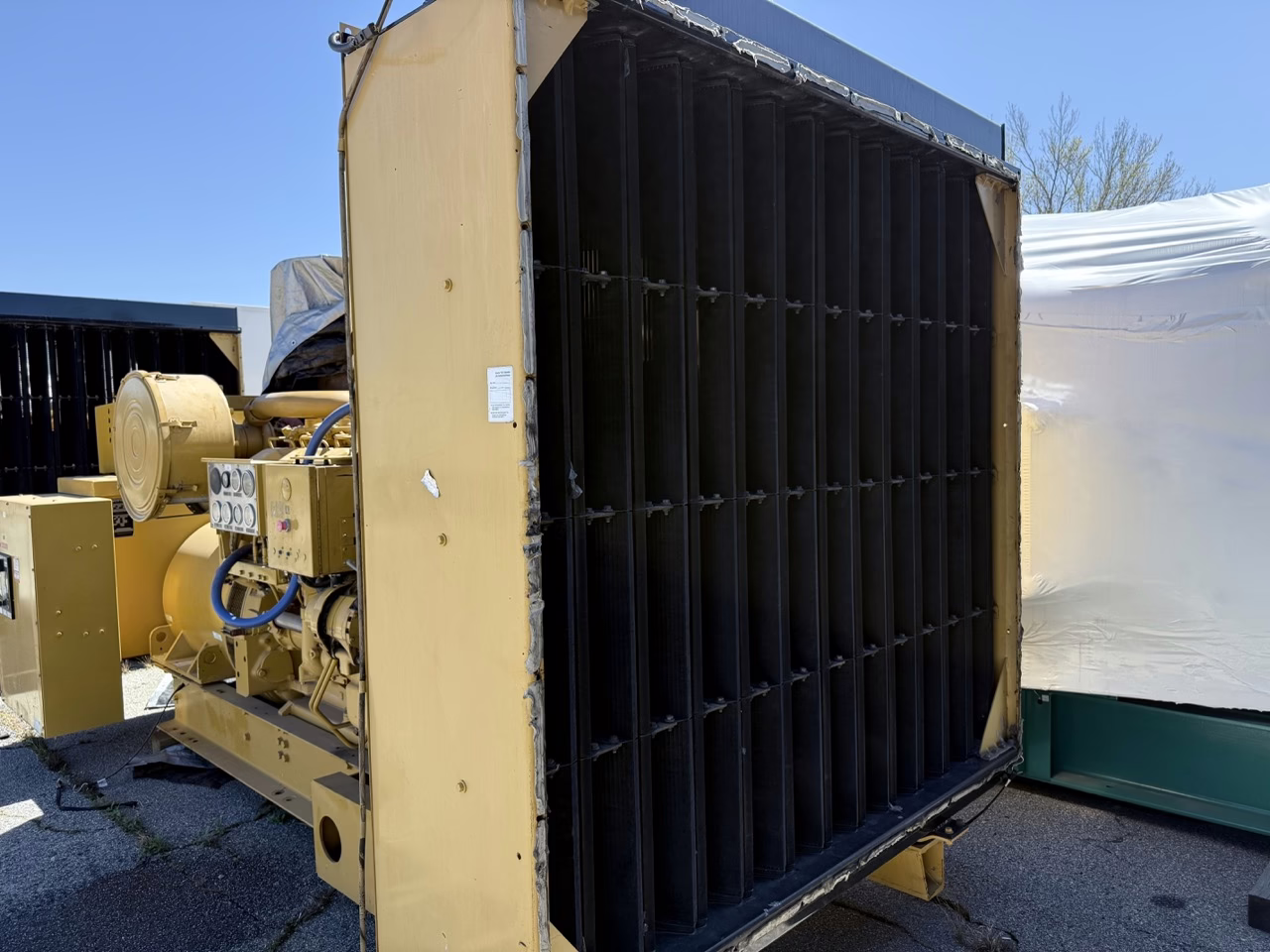 725 kW CAT Open Skid Diesel Generators