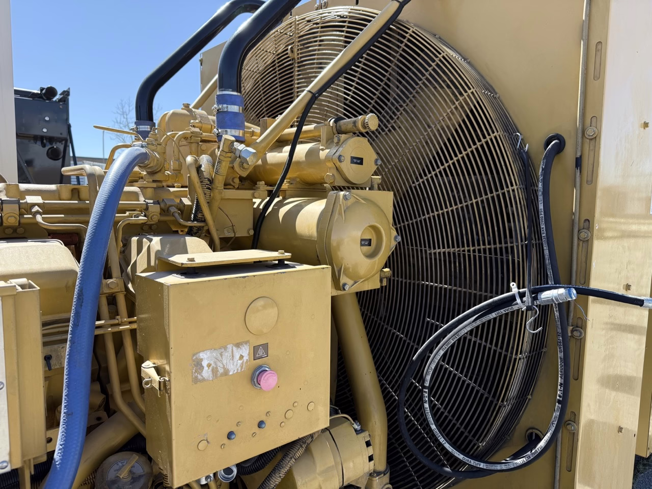 725 kW CAT Open Skid Diesel Generators
