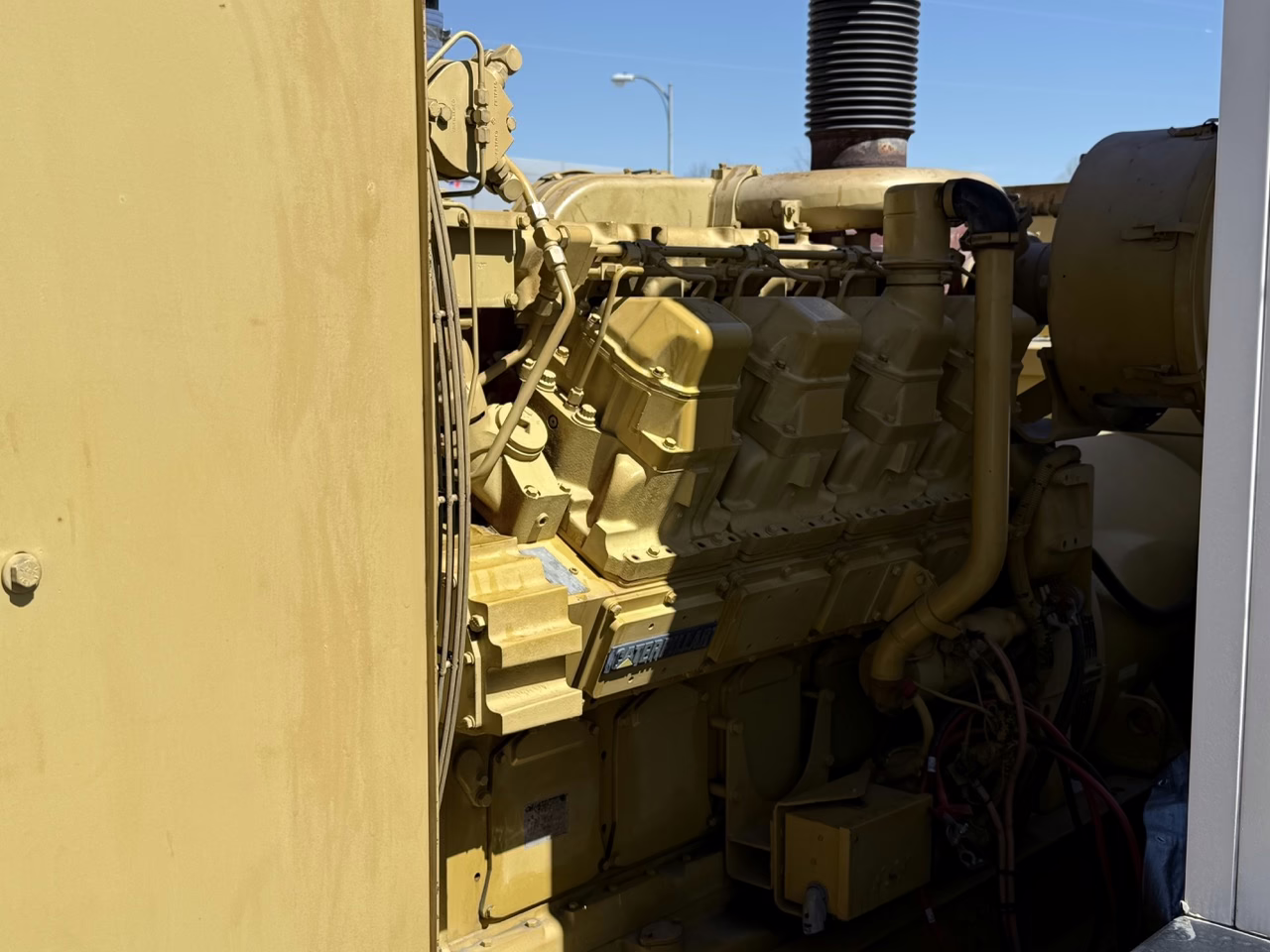 725 kW CAT Open Skid Diesel Generators