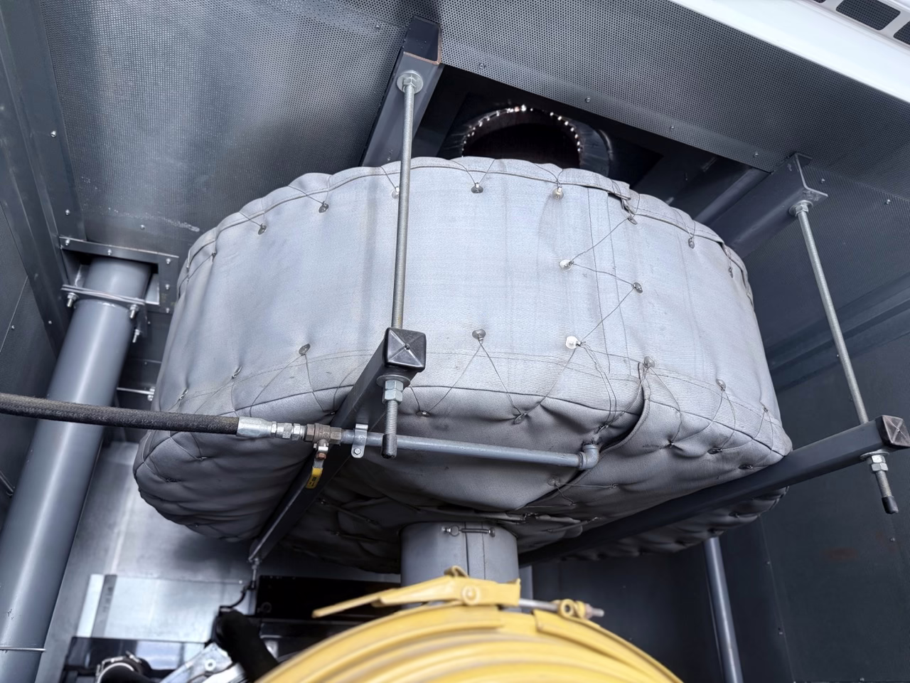 1000 kW CAT Diesel Generator top of interior vent