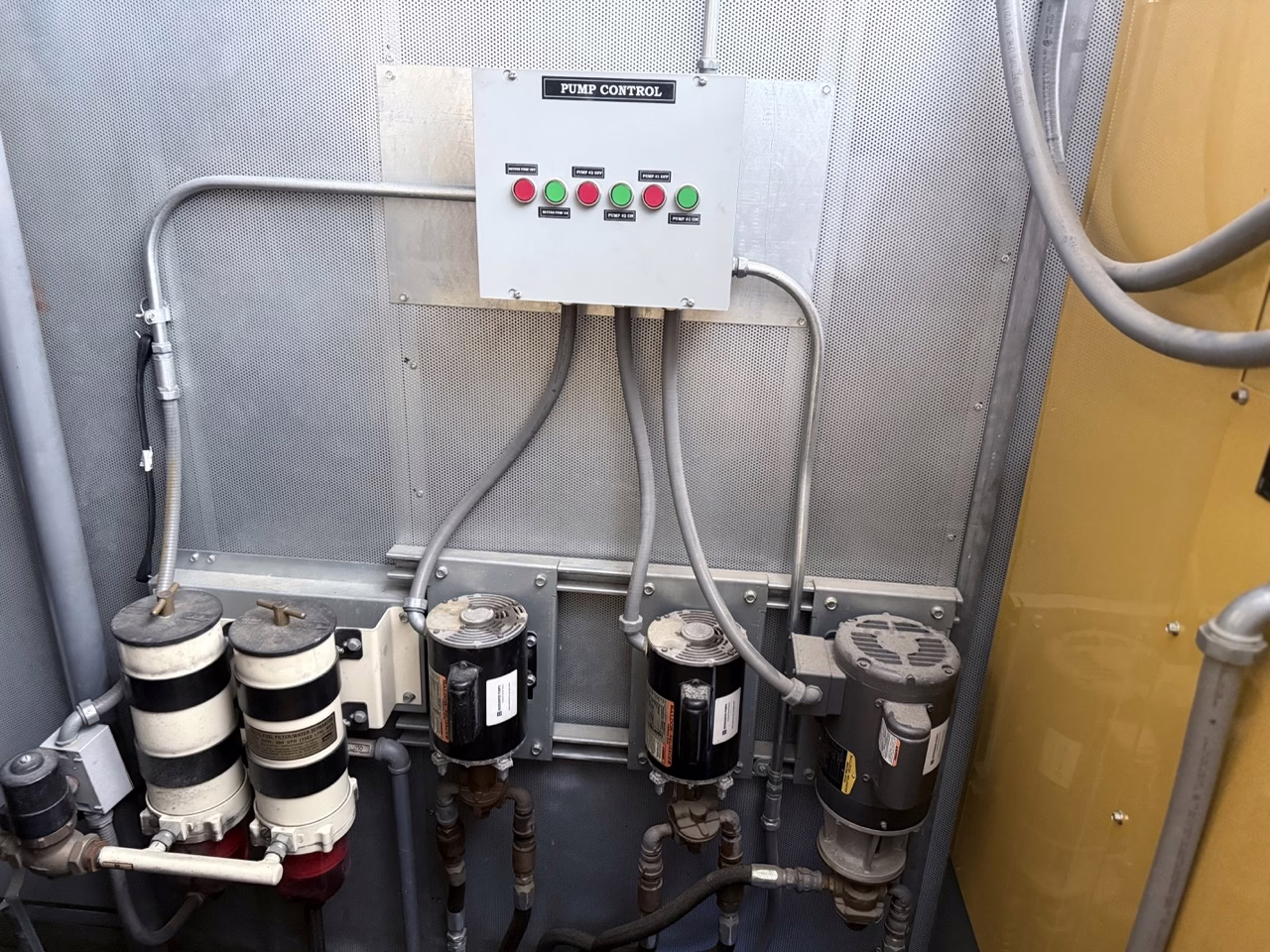 1000 kW CAT Diesel Generator interior wiring