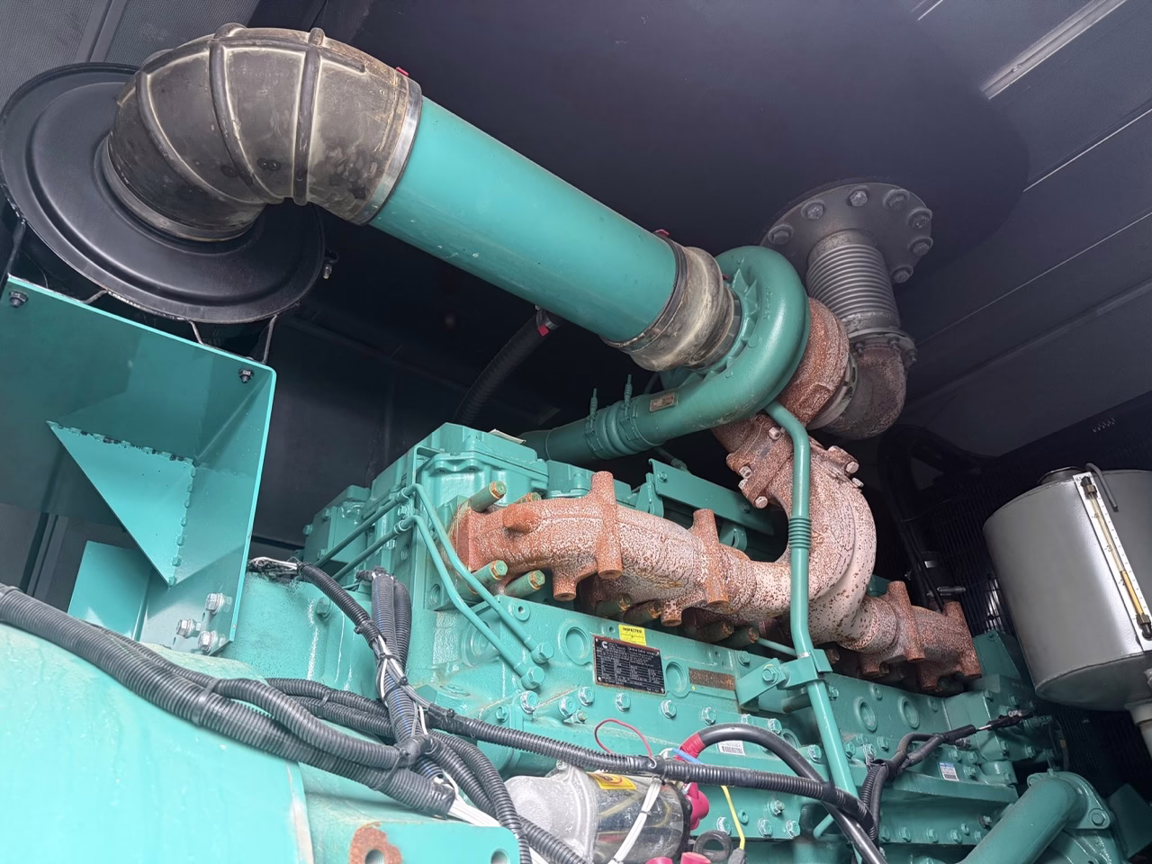 750kW Cummins exhaust
