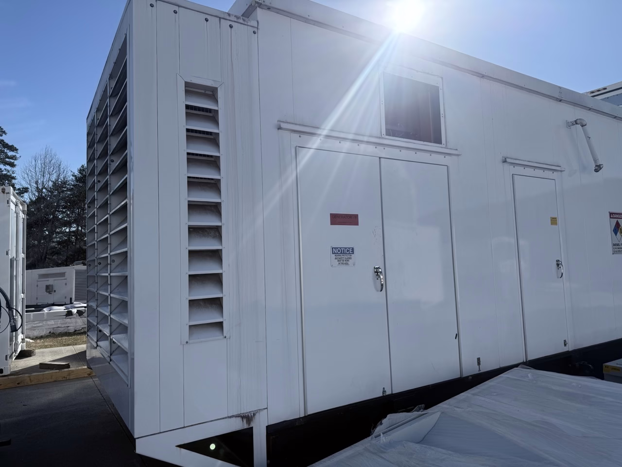 1500 kW CAT 3512C Generator Enclosure fan back