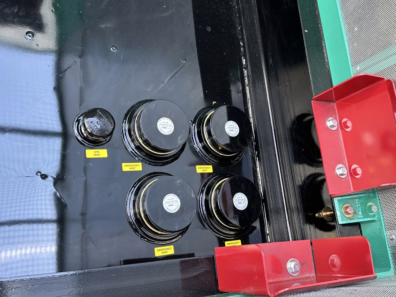 Cummins 25000 DQKAN Generator