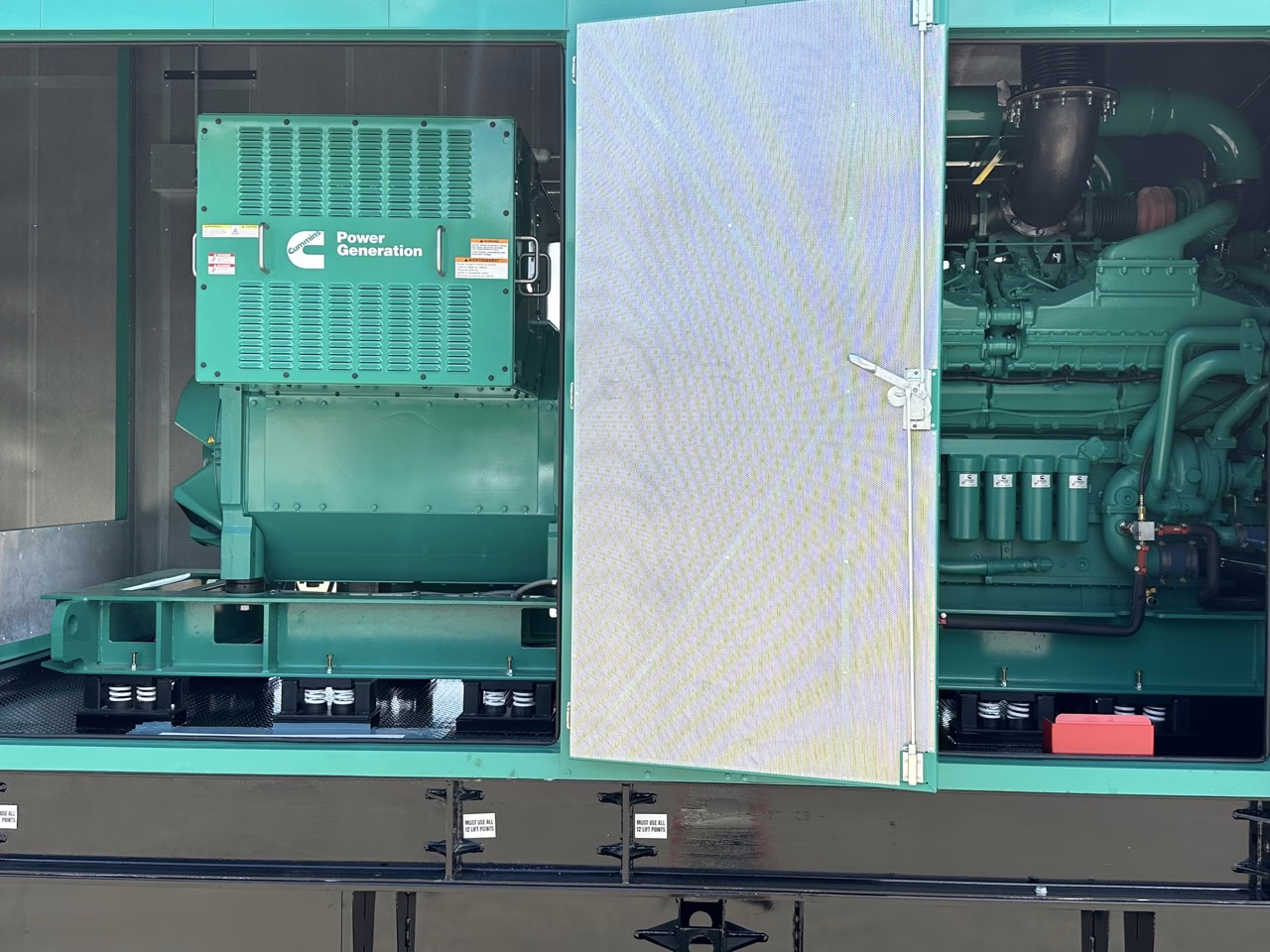 Cummins 25000 DQKAN Generator