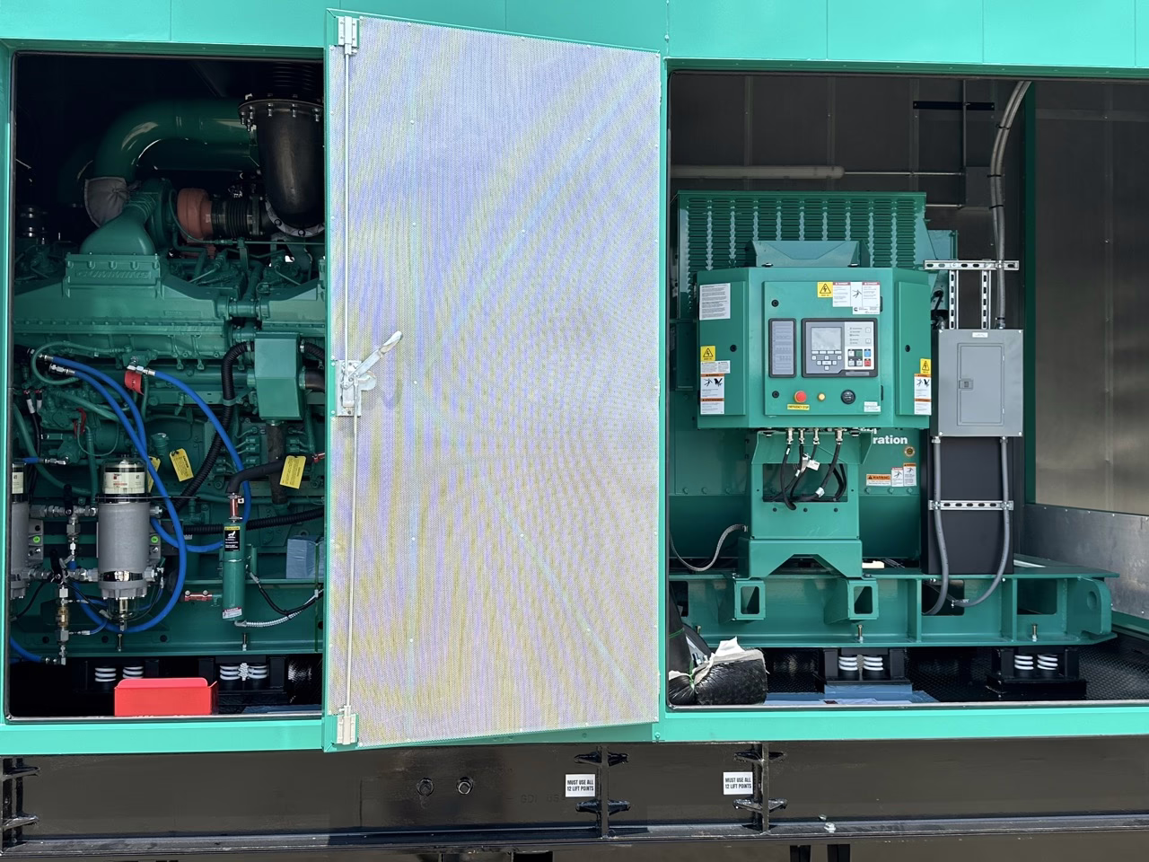 Cummins 25000 DQKAN Generator